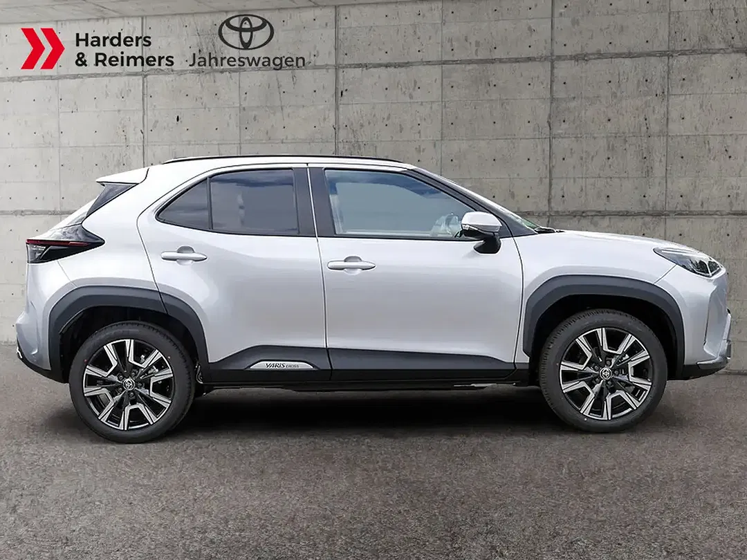 Toyota Yaris Cross Hybrid - Thumbnail 4