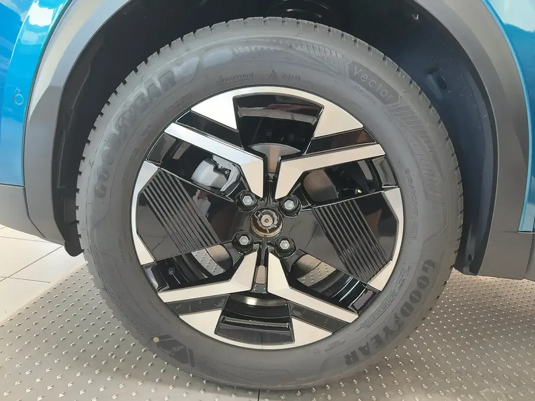 Peugeot 2008 130 PureTech Allure - Thumbnail 12