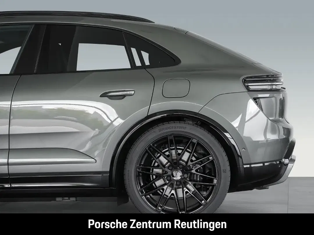 Porsche Macan Turbo - Thumbnail 12
