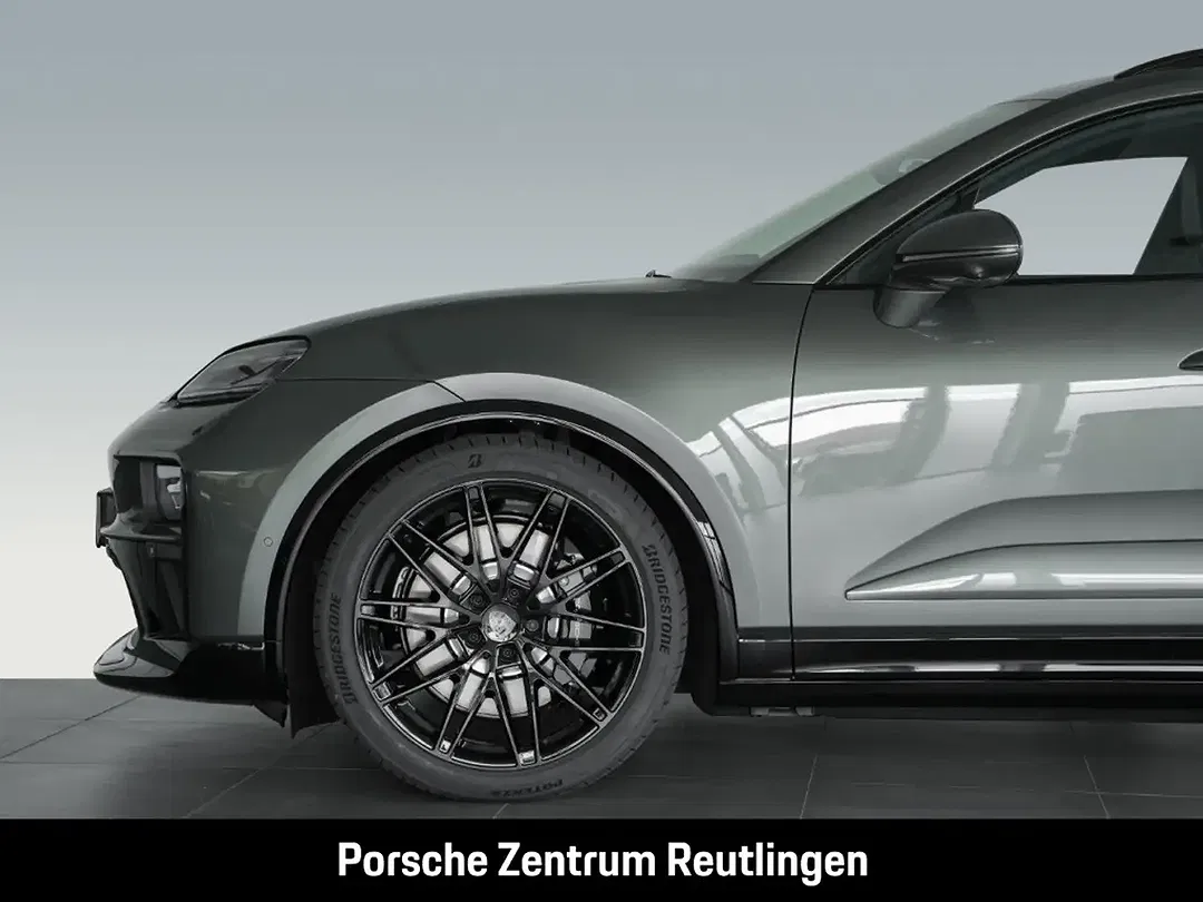Porsche Macan Turbo - Thumbnail 13