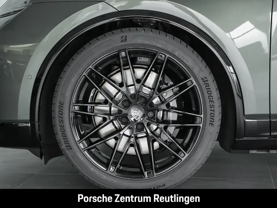 Porsche Macan Turbo - foto 14