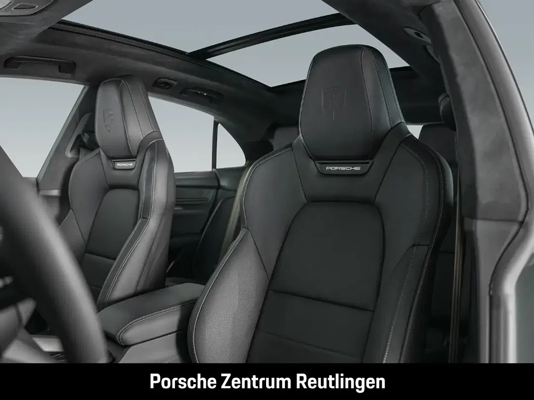 Porsche Macan Turbo - Thumbnail 5