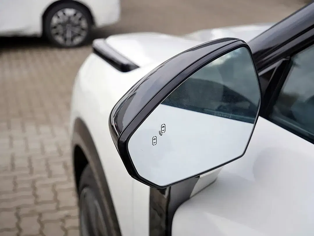 Lynk & Co 08 - Thumbnail 13