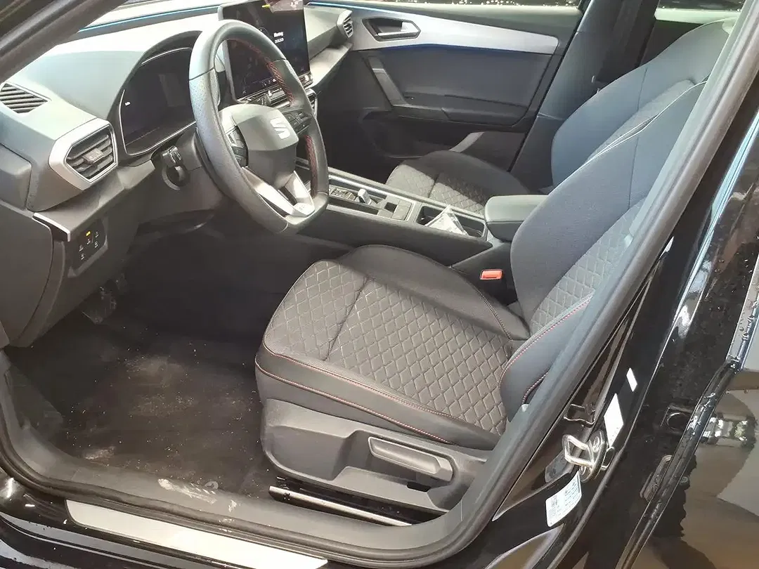 SEAT Leon 1.5 eTSI DSG FR - Thumbnail 3