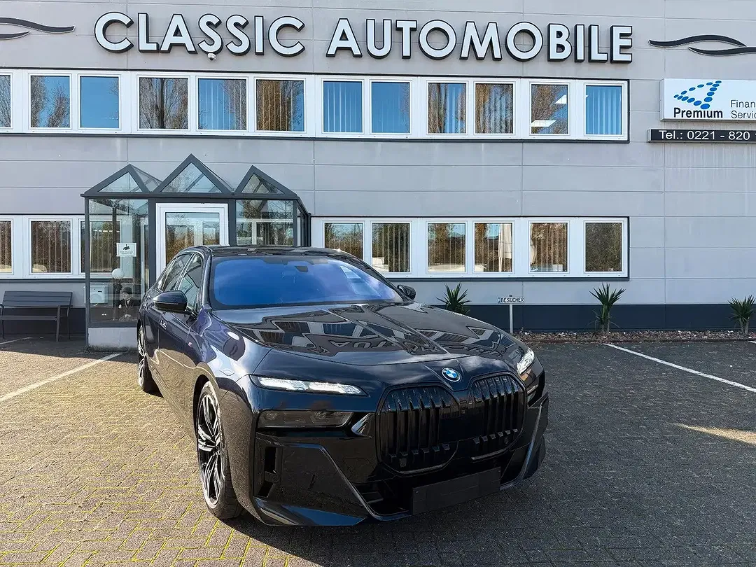 BMW 750 xDrive M Sport Pro - Thumbnail 3