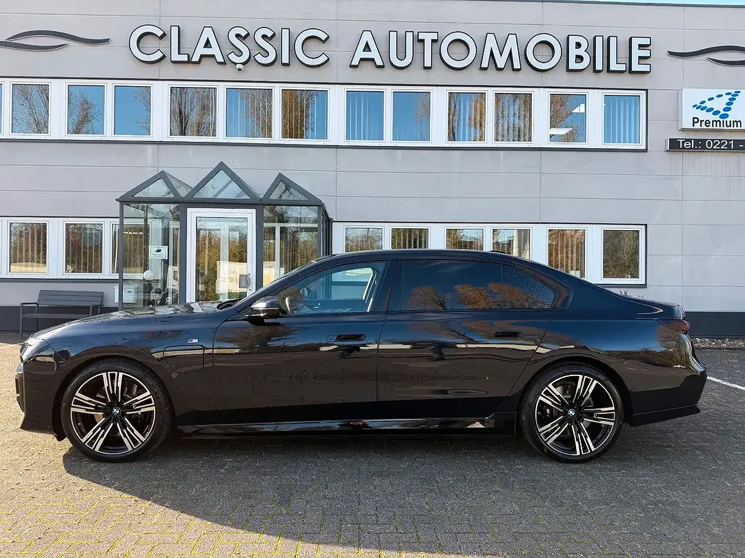 BMW 750 xDrive M Sport Pro - Thumbnail 5