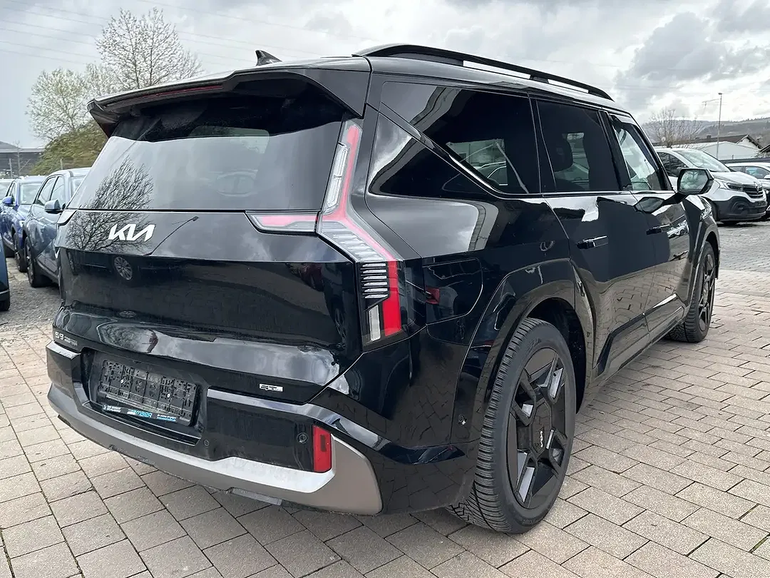 Kia EV9 GT-Line Launch Edition - Thumbnail 4