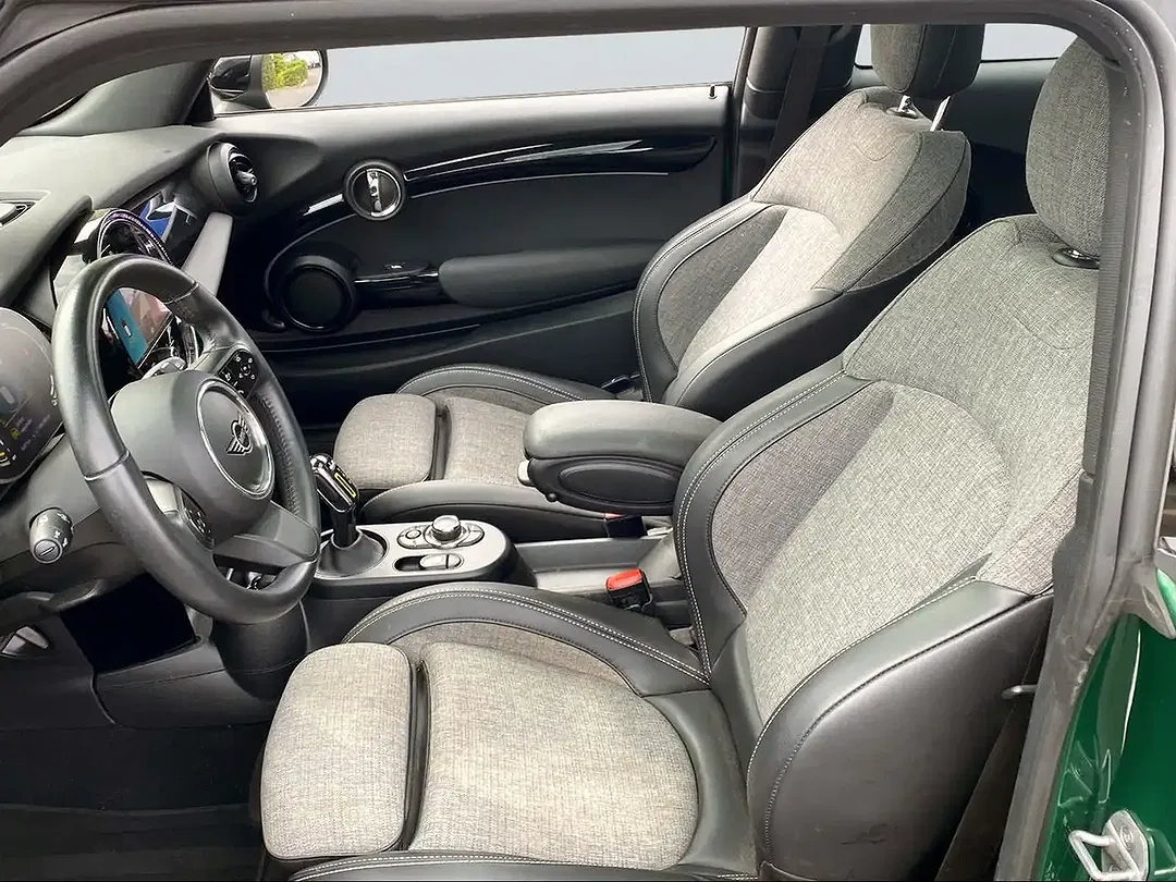 MINI Cooper SE Classic Trim - Thumbnail 11