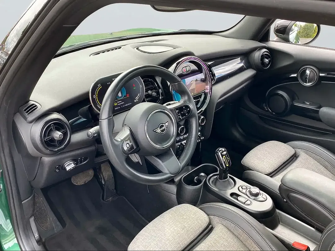 MINI Cooper SE Classic Trim - Thumbnail 12