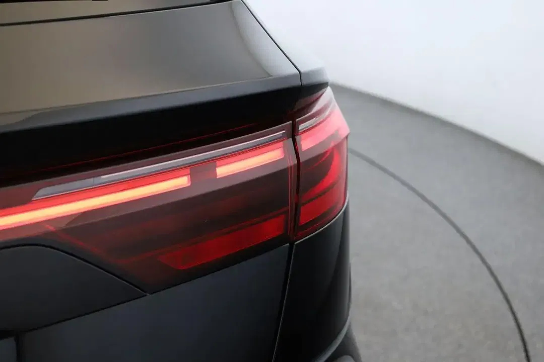 Audi SQ8 TFSI Matrix LED - Thumbnail 12