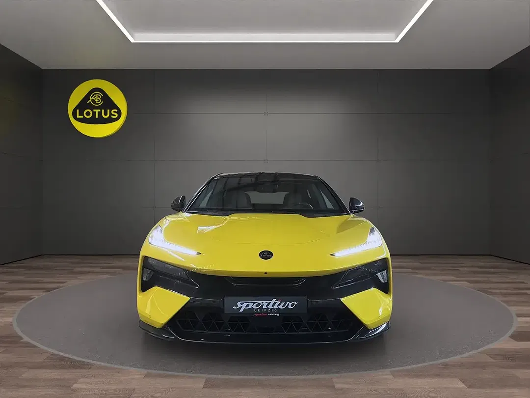 Lotus Eletre R - Thumbnail 3