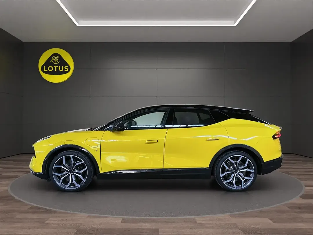 Lotus Eletre R - Thumbnail 4