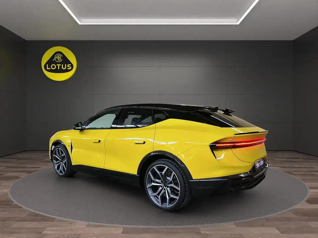 Lotus Eletre R - Thumbnail 5