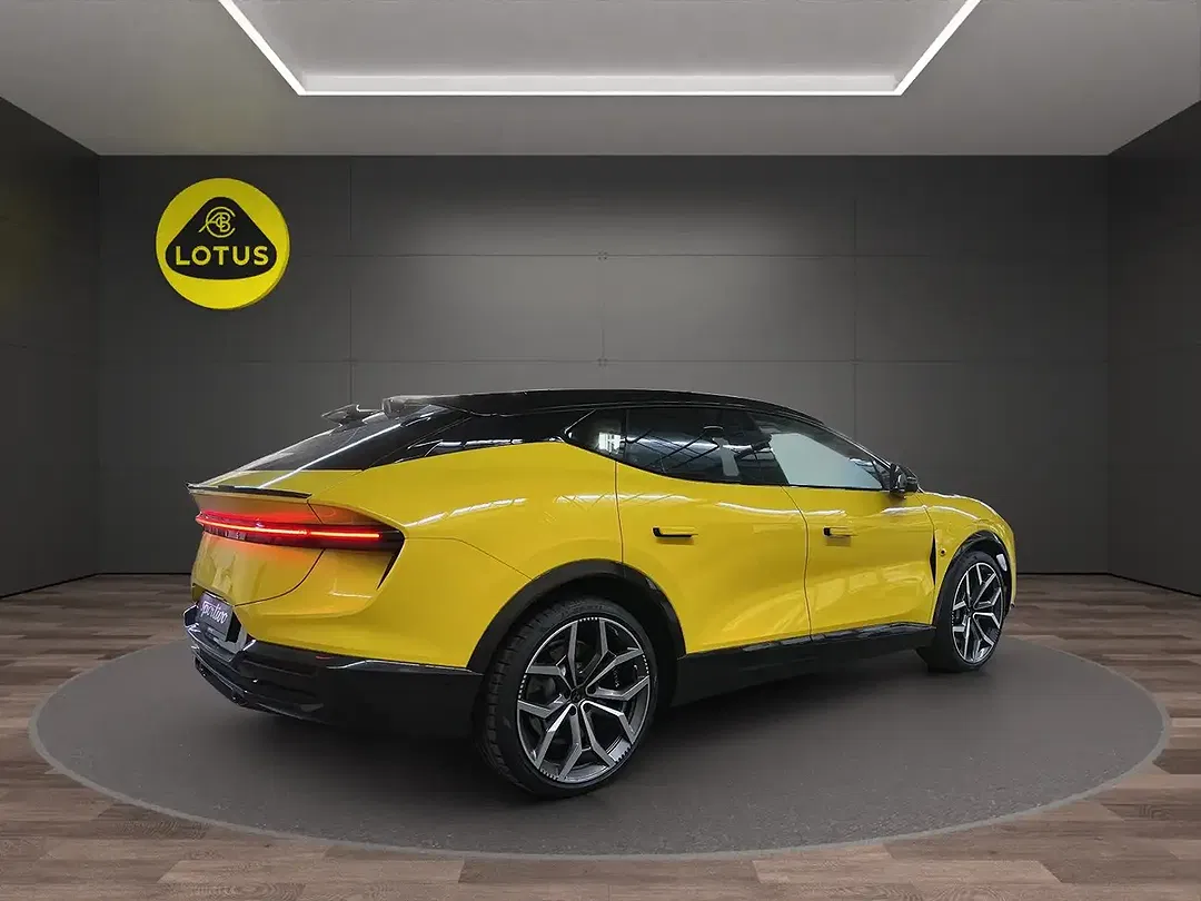 Lotus Eletre R - Thumbnail 7