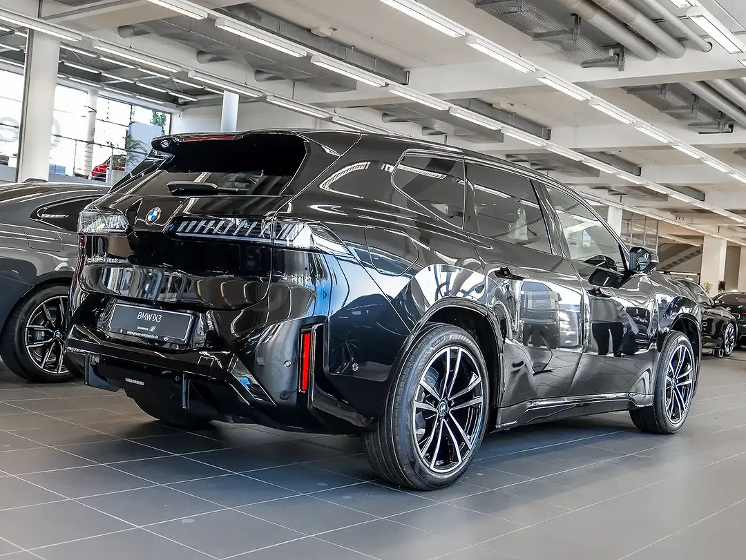 BMW iX3 M Pro - Thumbnail 2