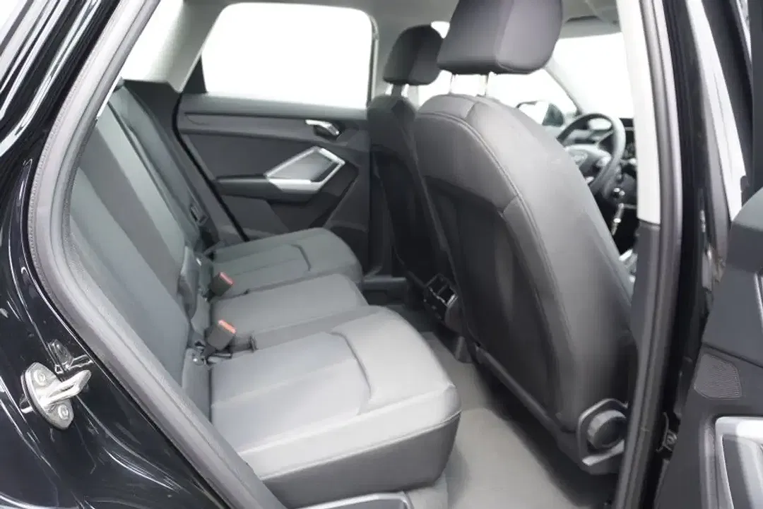 Audi Q3 S tronic - Thumbnail 12