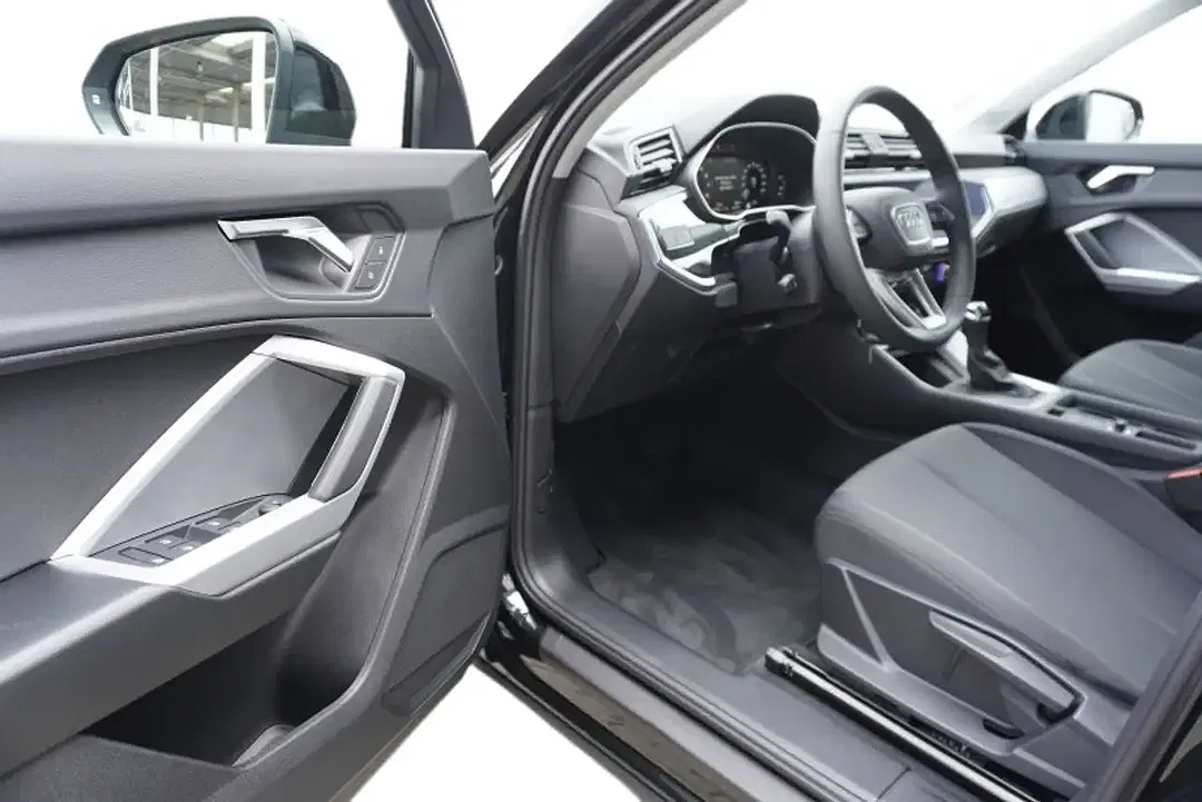 Audi Q3 S tronic - Thumbnail 9