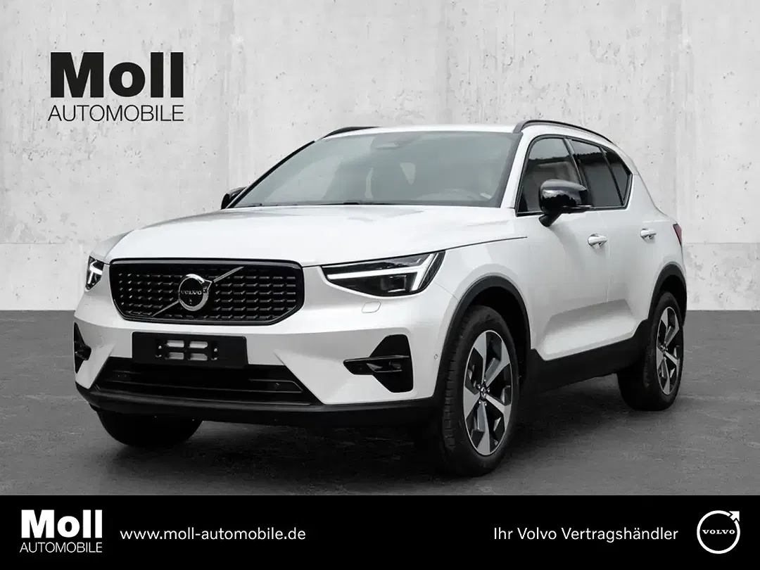 Volvo XC40 B3 Plus Dark - Thumbnail 1