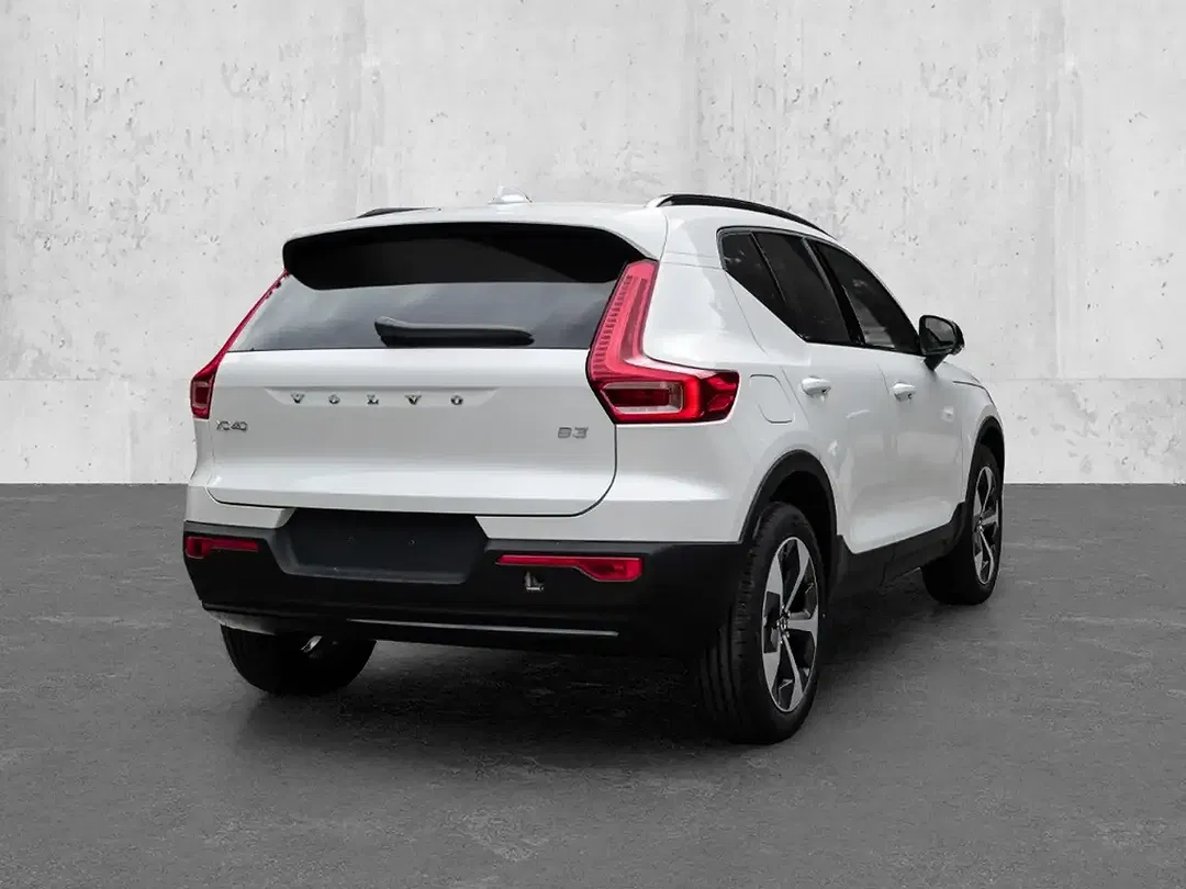 Volvo XC40 B3 Plus Dark - Thumbnail 2