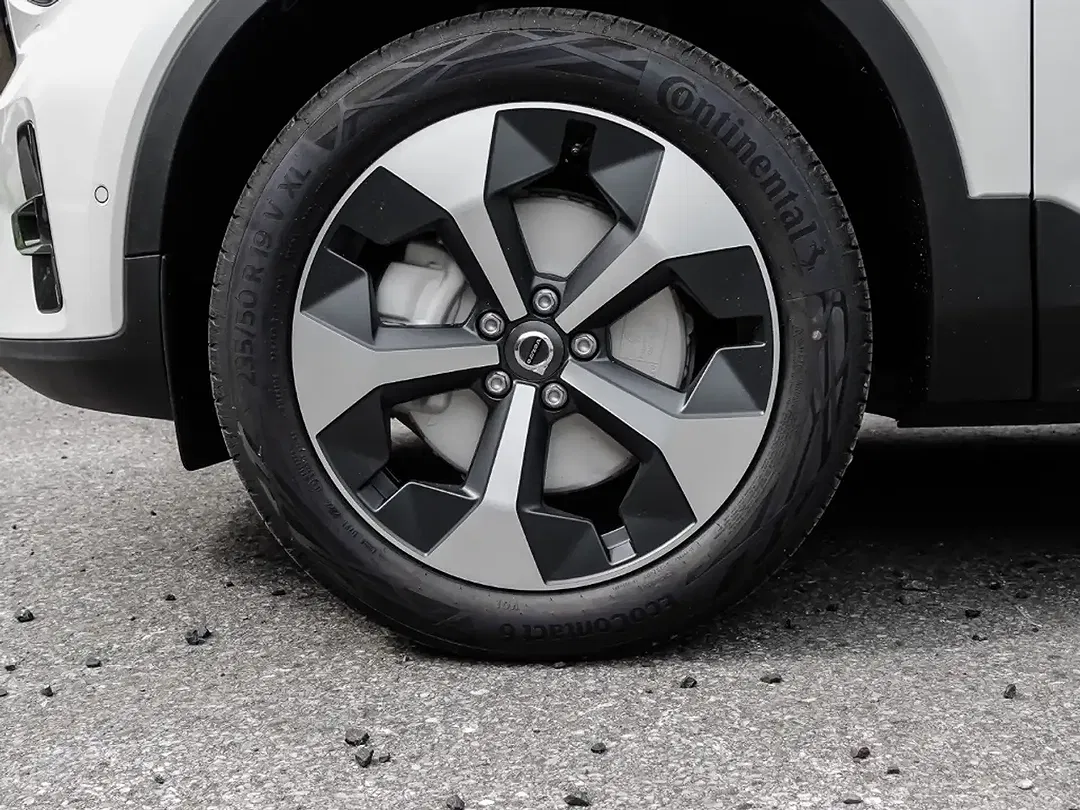 Volvo XC40 B3 Plus Dark - Thumbnail 3