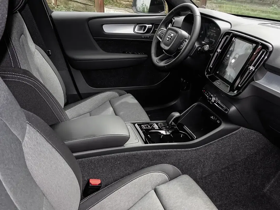 Volvo XC40 B3 Plus Dark - Thumbnail 4