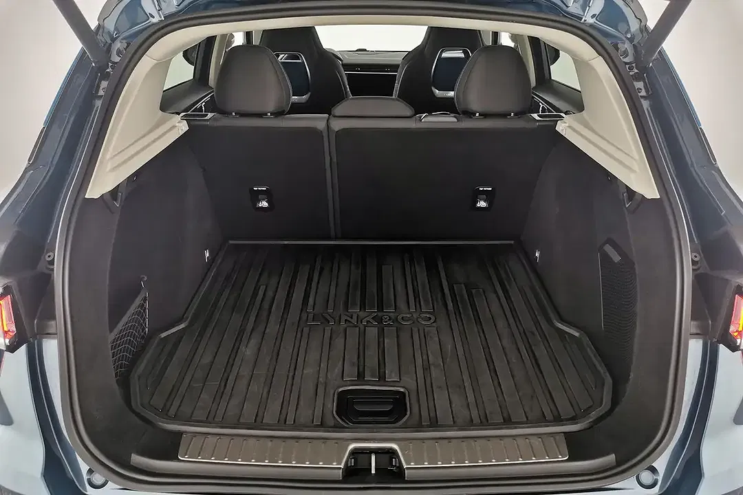 Lynk & Co 01 - Thumbnail 6