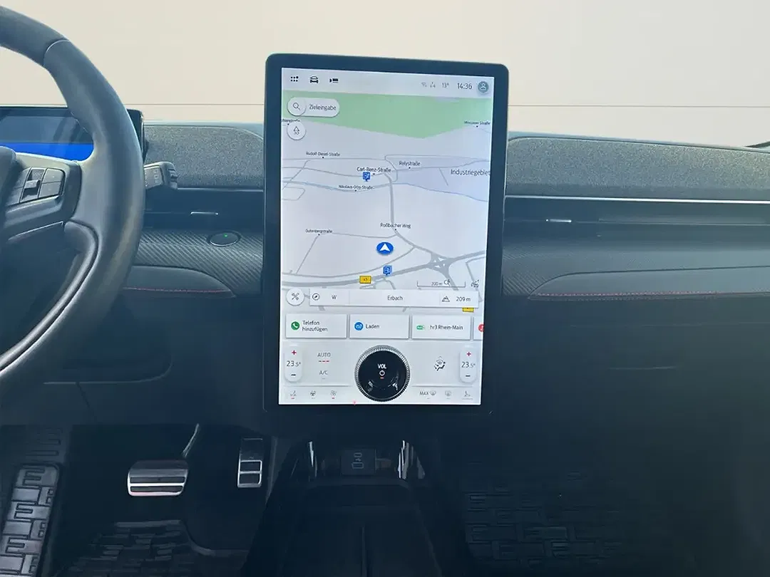 Ford Mustang Mach-E 4x4 - Thumbnail 7