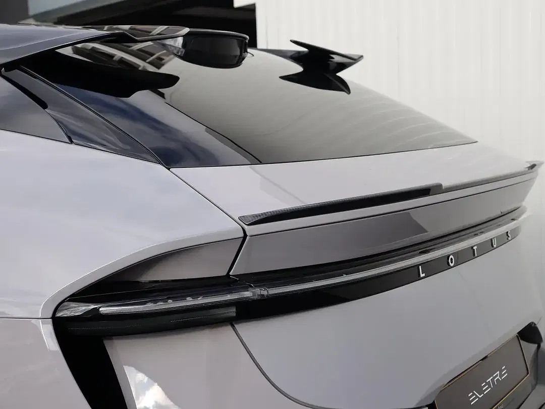 Lotus Eletre R - Thumbnail 7