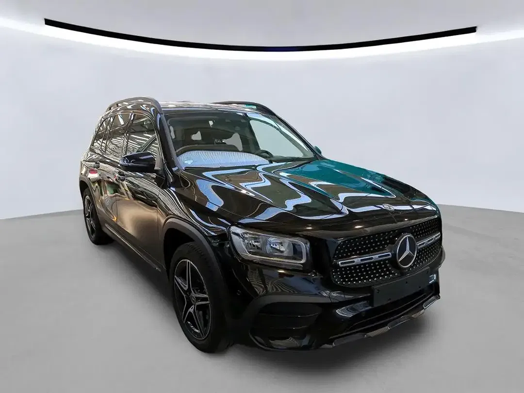Mercedes-Benz GLB 200 AMG Night - Thumbnail 2