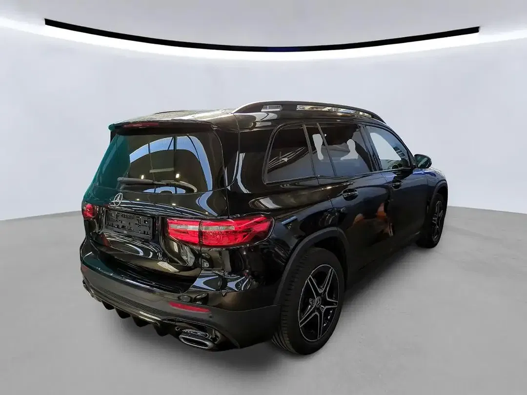Mercedes-Benz GLB 200 AMG Night - Thumbnail 4