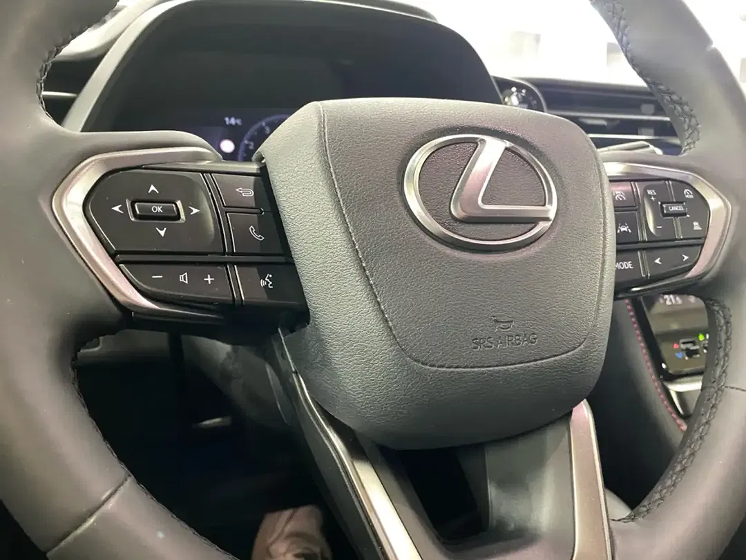 Lexus LBX Emotion - Thumbnail 6