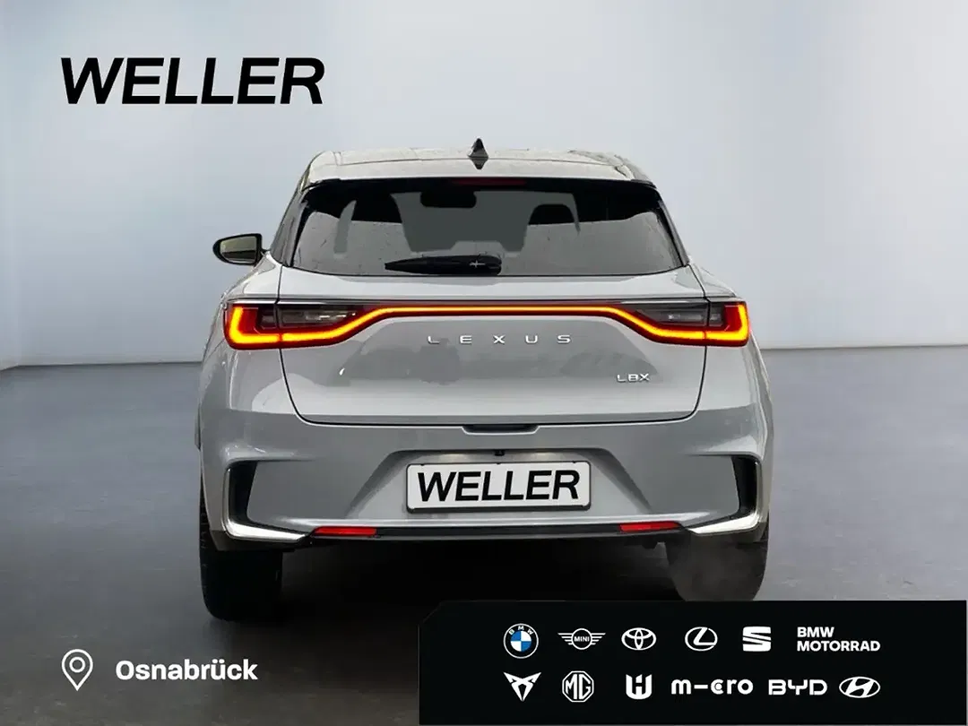 Lexus LBX Emotion - Thumbnail 3