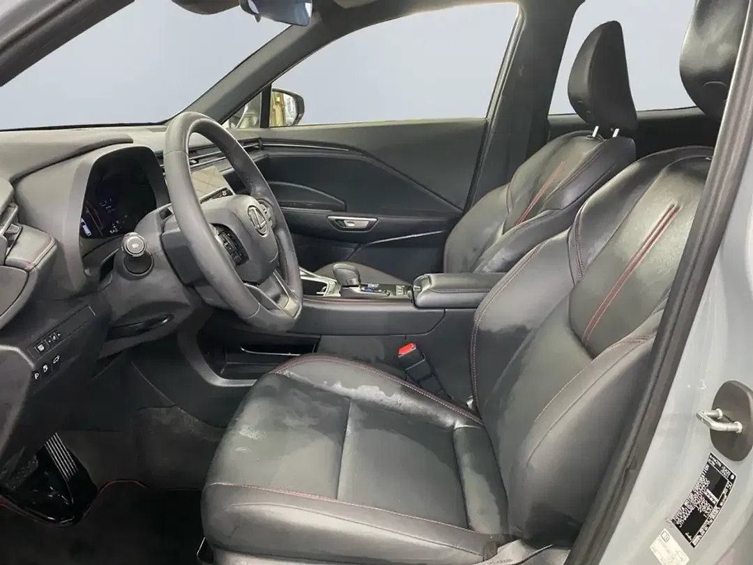 Lexus LBX Emotion - Thumbnail 4