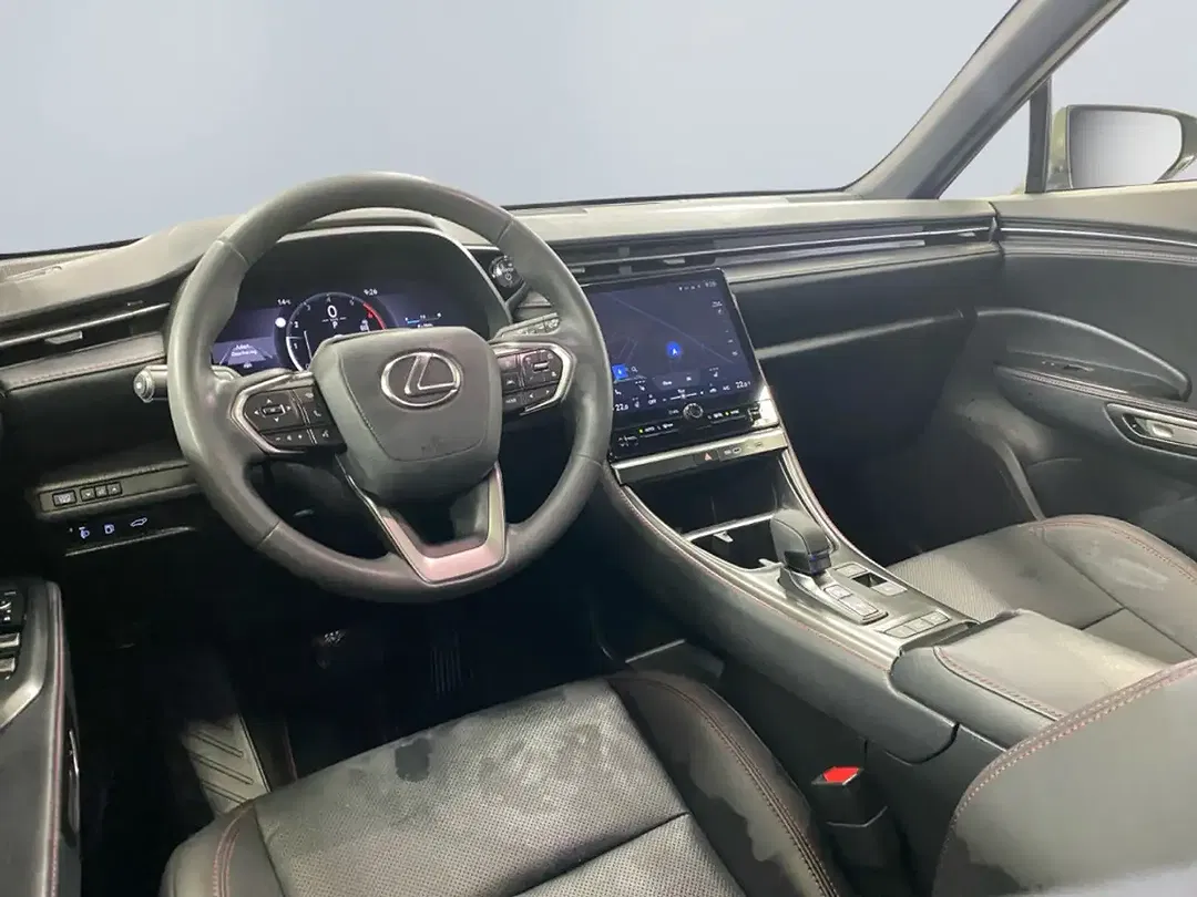 Lexus LBX Emotion - Thumbnail 5