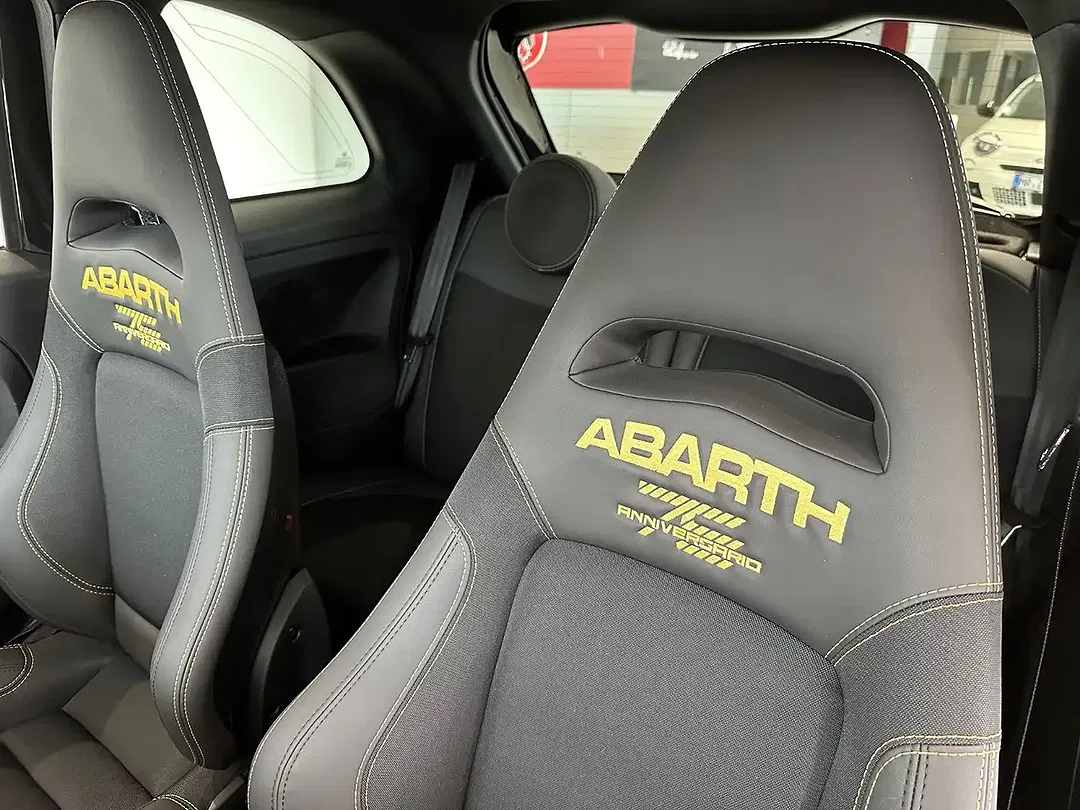 Abarth 695 75th Anniversario - Thumbnail 10