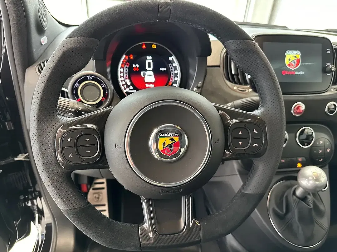 Abarth 695 75th Anniversario - foto 14