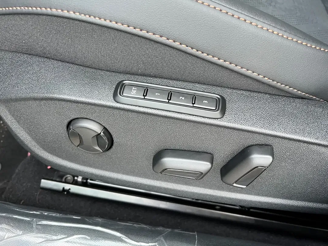 CUPRA Leon 2.0 TSI DSG 4Drive Matrix LED Sportstourer - Thumbnail 14