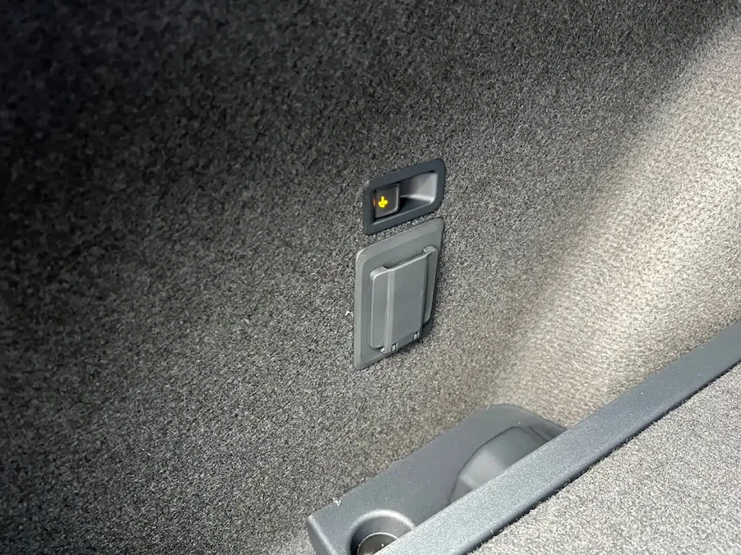 CUPRA Leon 2.0 TSI DSG 4Drive Matrix LED Sportstourer - Thumbnail 15