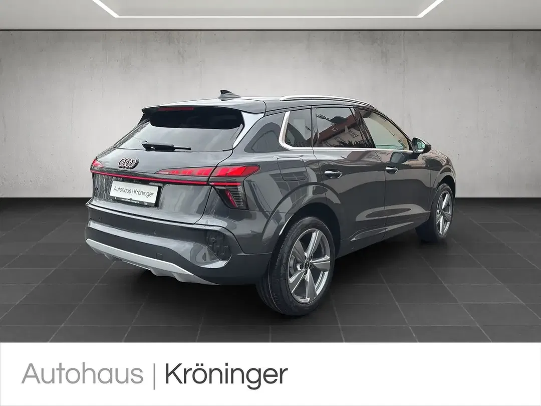Audi Q3 TFSI S tronic - Thumbnail 2