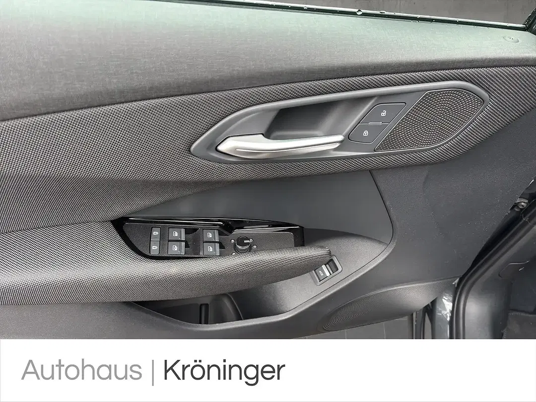 Audi Q3 TFSI S tronic - Thumbnail 8