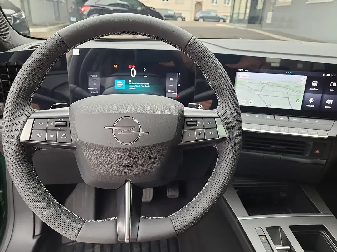 Opel Astra Ultimate - Thumbnail 13