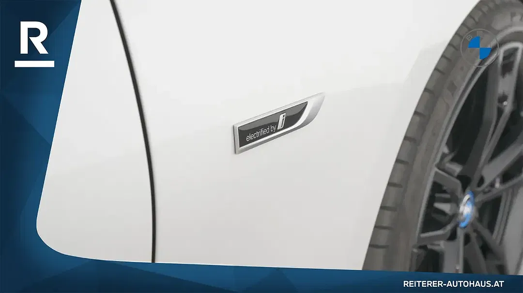 BMW 330 xDrive - Thumbnail 33