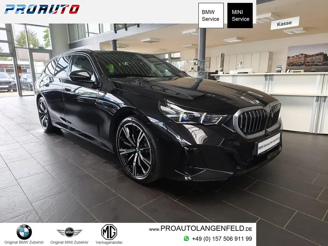 BMW 520 xDrive M Sport Touring - Thumbnail 1
