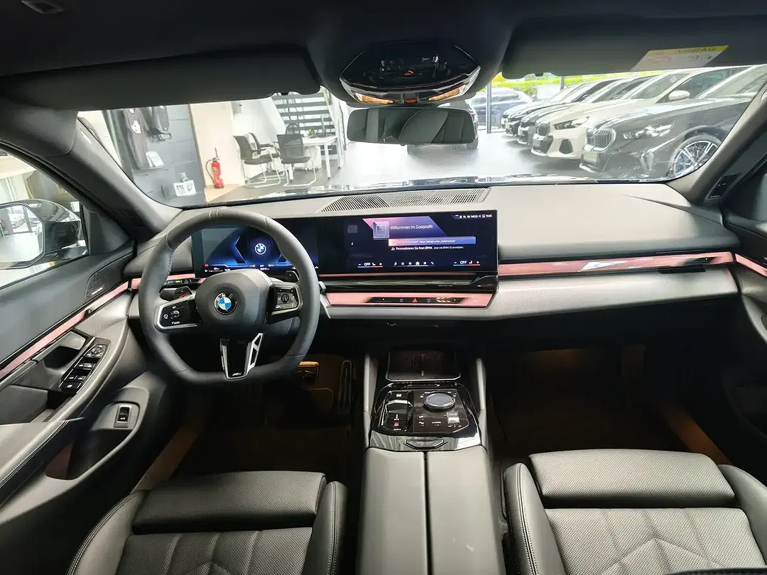 BMW 520 xDrive M Sport Touring - Thumbnail 10