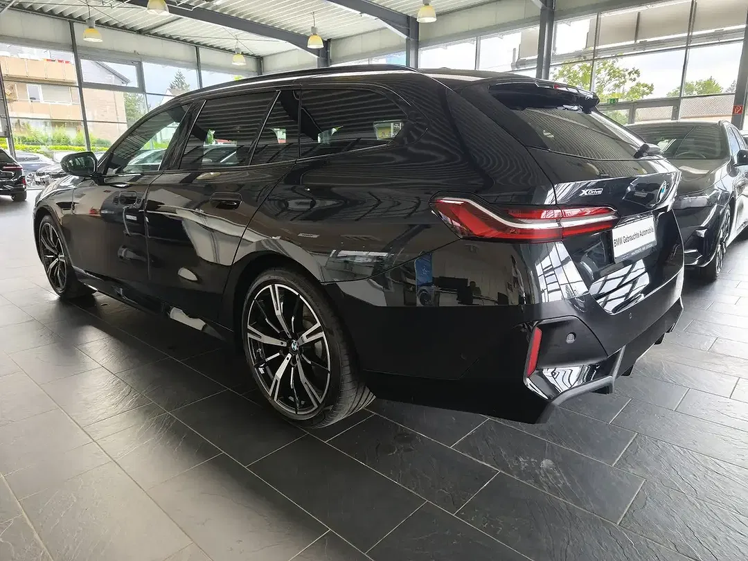 BMW 520 xDrive M Sport Touring - Thumbnail 4