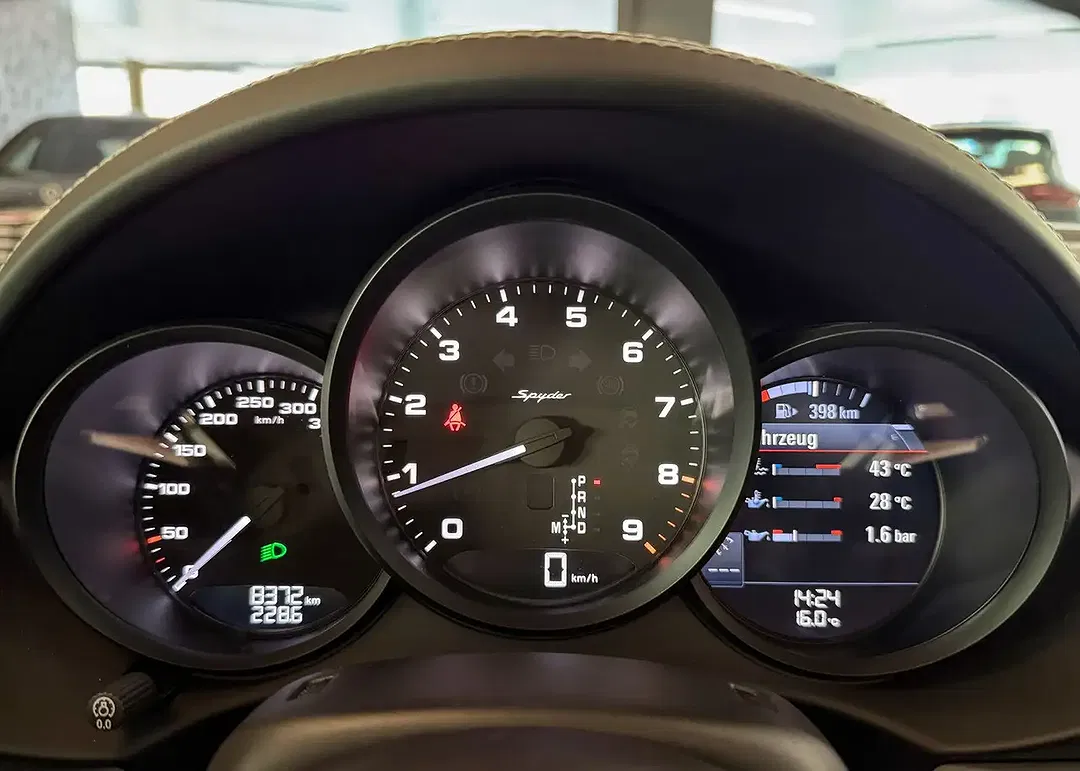 Porsche Boxster - Thumbnail 25