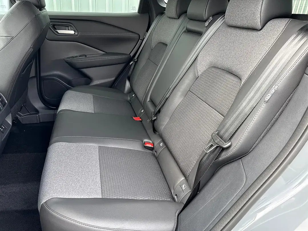 Nissan Qashqai 1.3 DIG-T MHEV AUT N-Connecta - Thumbnail 10
