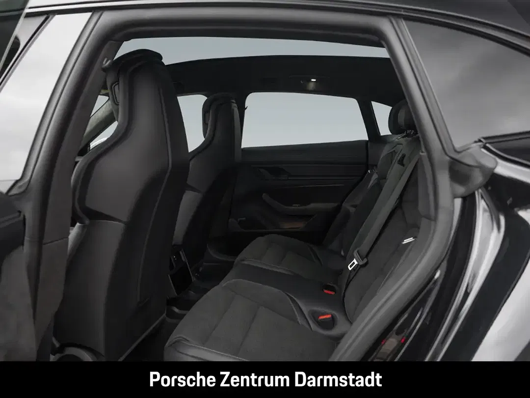 Porsche Taycan GTS Sport Turismo - Thumbnail 6
