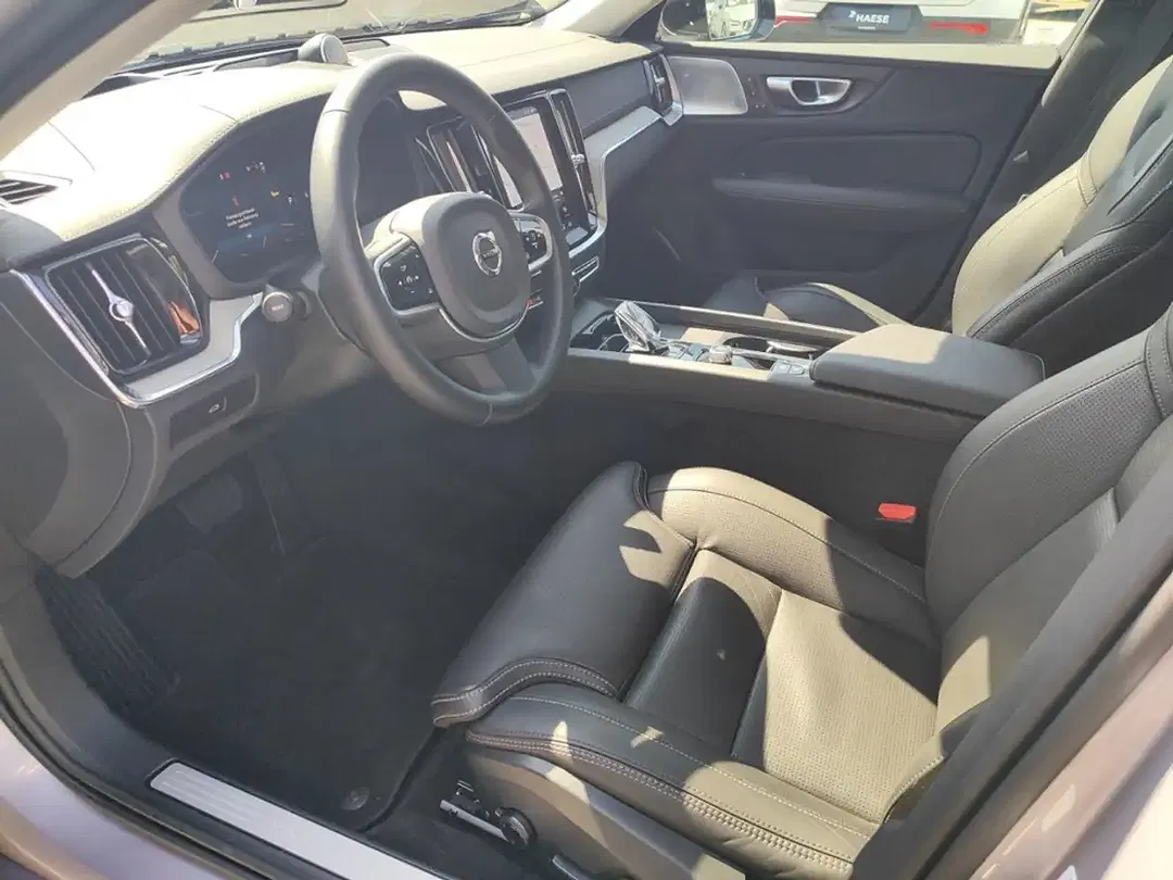 Volvo V60 B4 Ultra Dark - Thumbnail 10