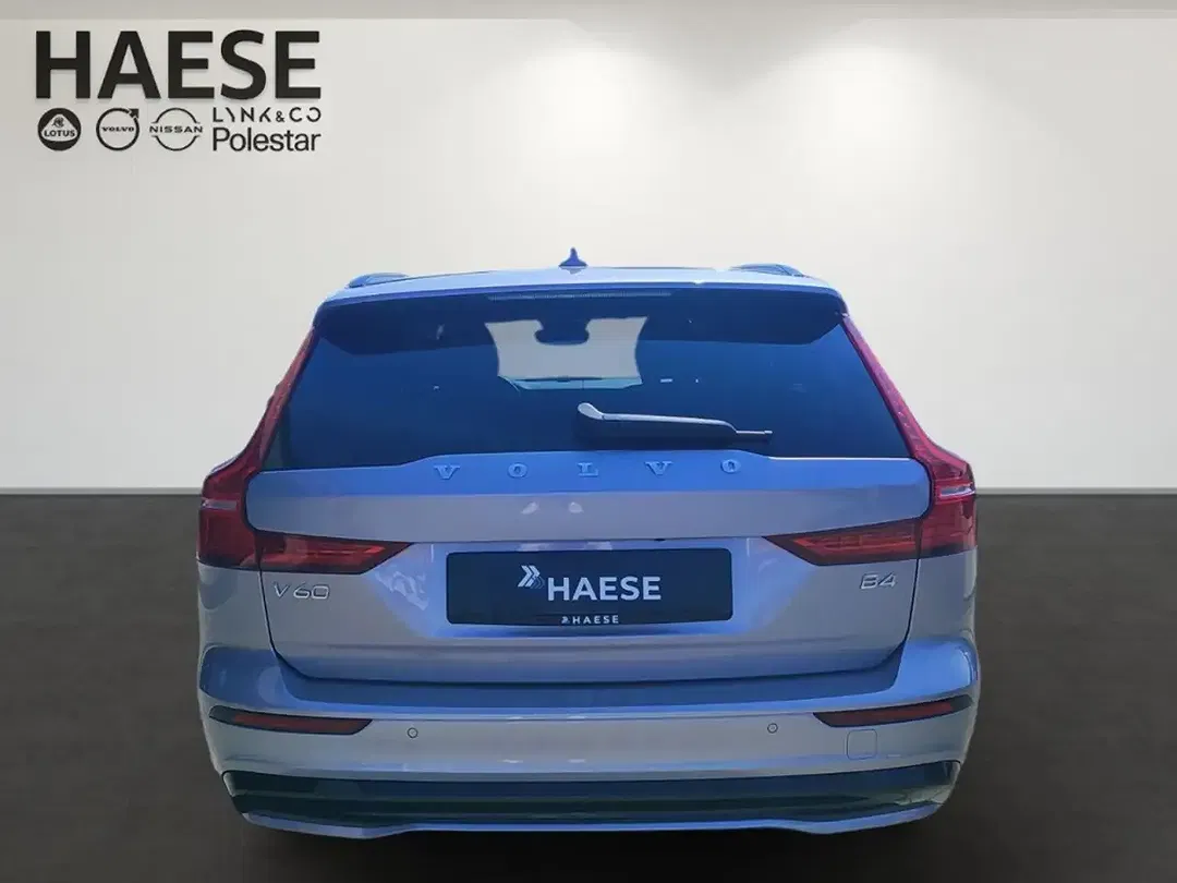 Volvo V60 B4 Ultra Dark - Thumbnail 6